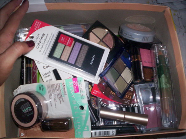 Poolah Bunny, shares, My make up collection. i'd sell them if i'm nearly 