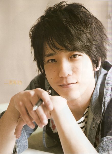 瘋 Nino 二宮和也你寫信給誰 寫信就寫信 不要用那種表情啊 8dva54 Plurk