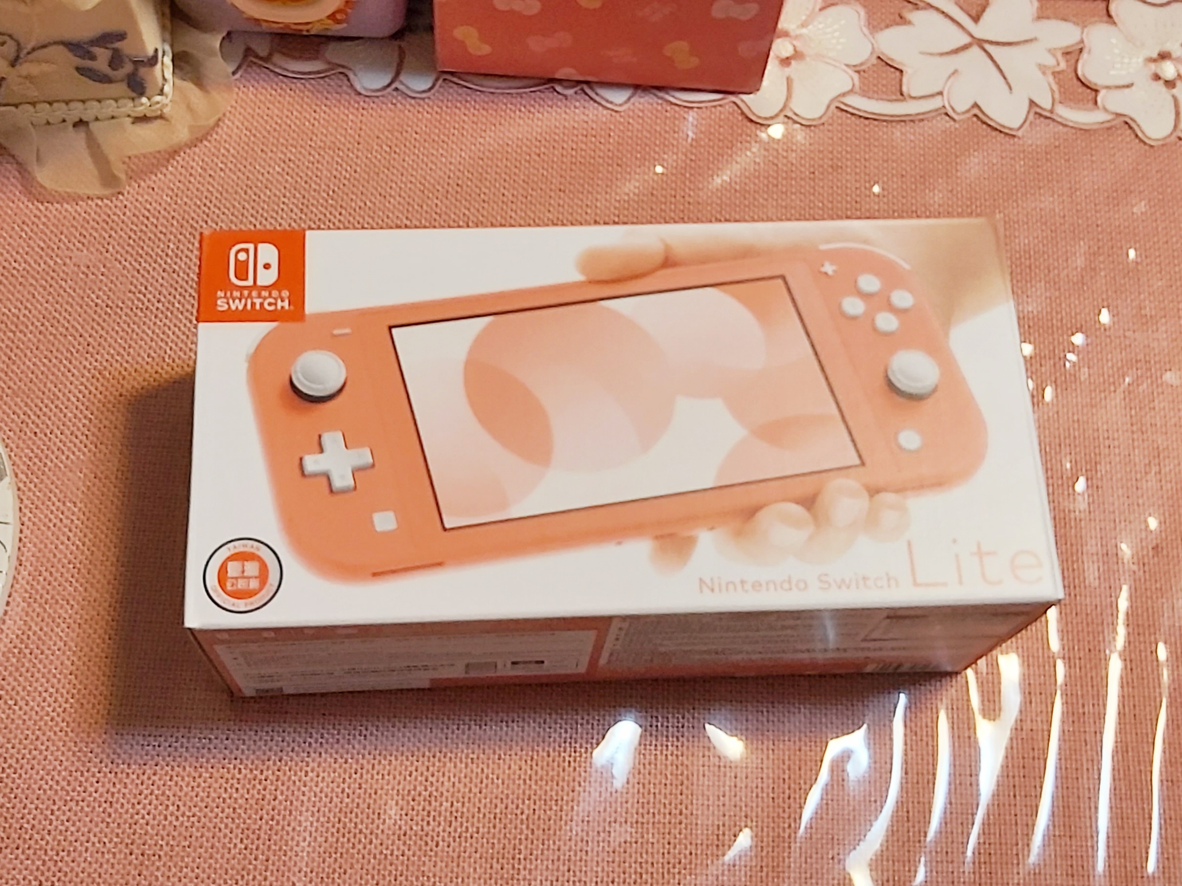 心得】《開箱》Switch Lite 珊瑚粉（10/05 2F更新主機週邊） @NS