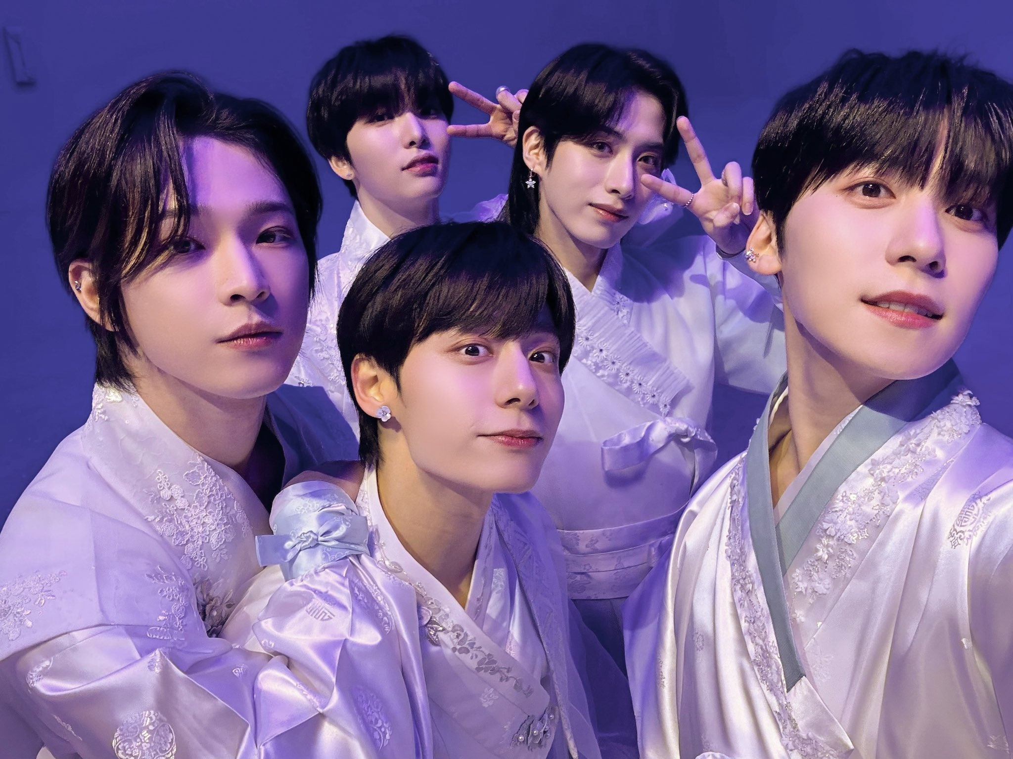 2023 1 月 Happy New Year <b>ONEUS</b> on Twitter.