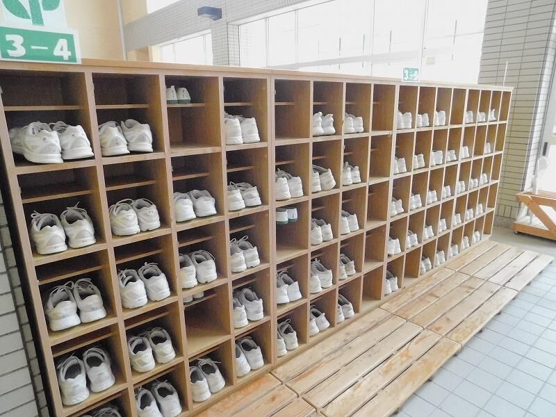 圖 為什麼日本人到學校上課要換鞋？
