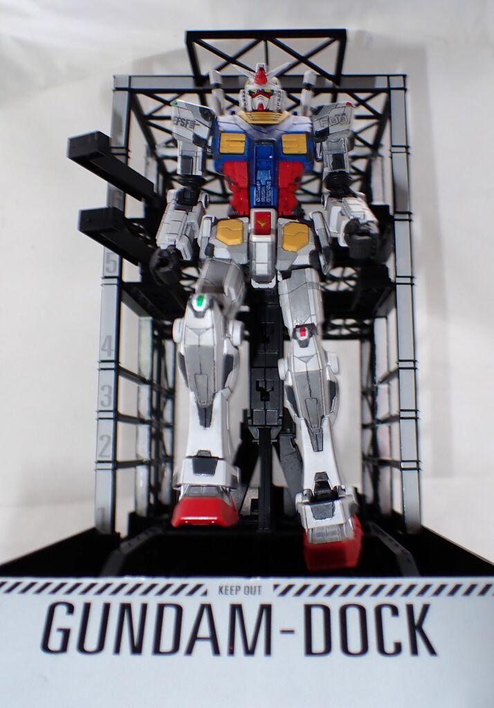 圖 1/144 RX-78F00 GUNDAM & G-DOCK