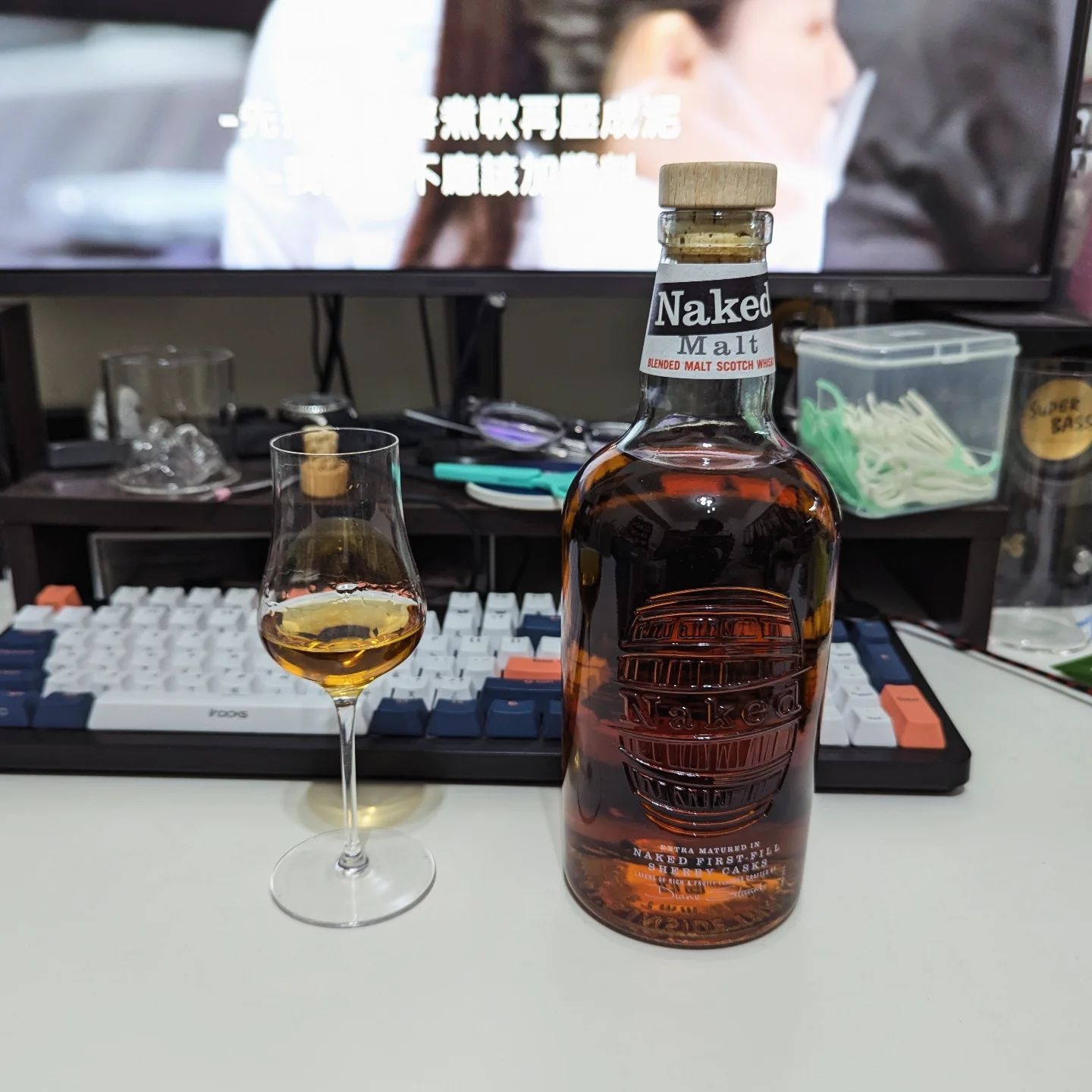 Re: [問題] 飲酒菜鳥純飲or加冰順口的威士忌 