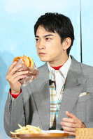 https://images.plurk.com/5DCgAIFyUbmjTmPddfFe3L.jpg