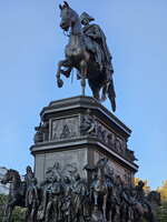 https://images.plurk.com/7uhERggCeuaqR52QRVYmWC.jpg