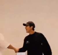 https://images.plurk.com/TklVaBB9Agz1boxjRbNjq.gif